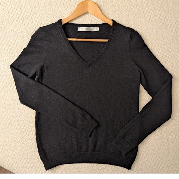 Pure Wool Black Sweater Contemporaine Exclusive Simons V-Neck Classic & Warm - Picture 6 of 11